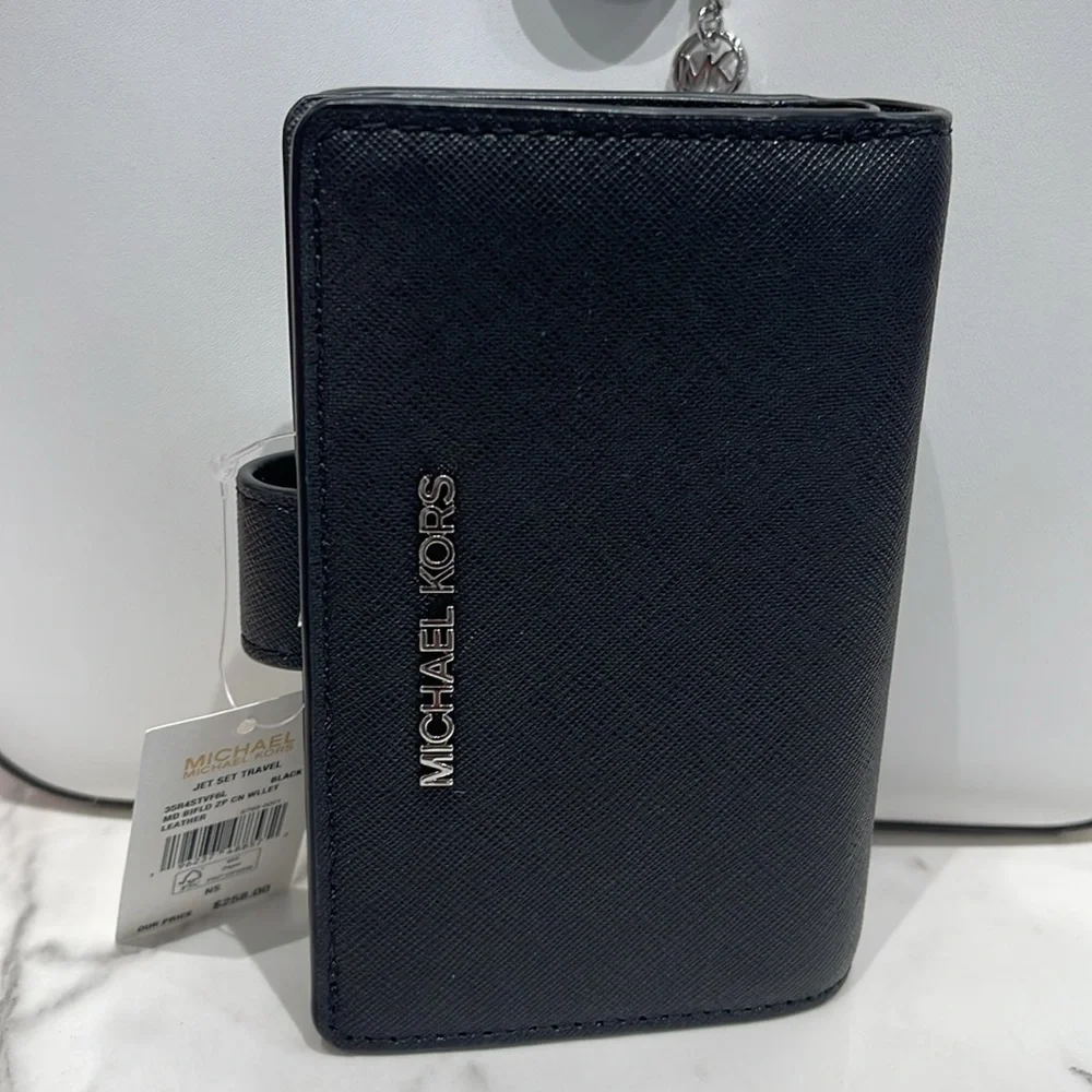 Michael Medium Crossgrain Leather Bifold Wallet Black  NWT